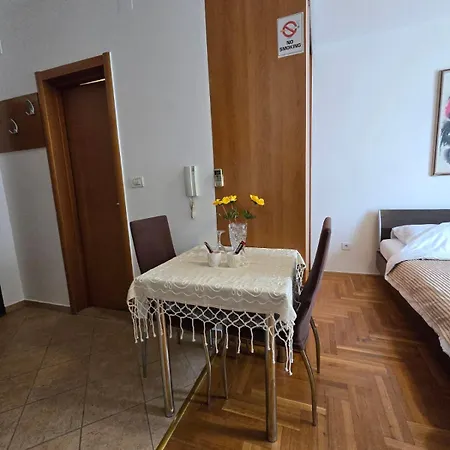 公寓 Laki 波德戈里察